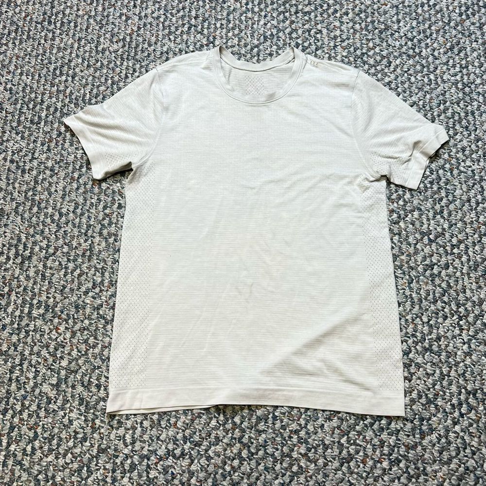 LULULEMON MENS GRAY T SHIRT SIZE MEDIUM